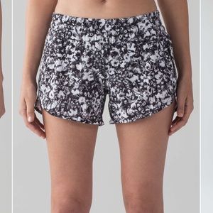 Lululemon Tracker Short V (4")